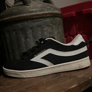 Airwalk Heritage Edition Black & White Sneakers - Youth Size 3